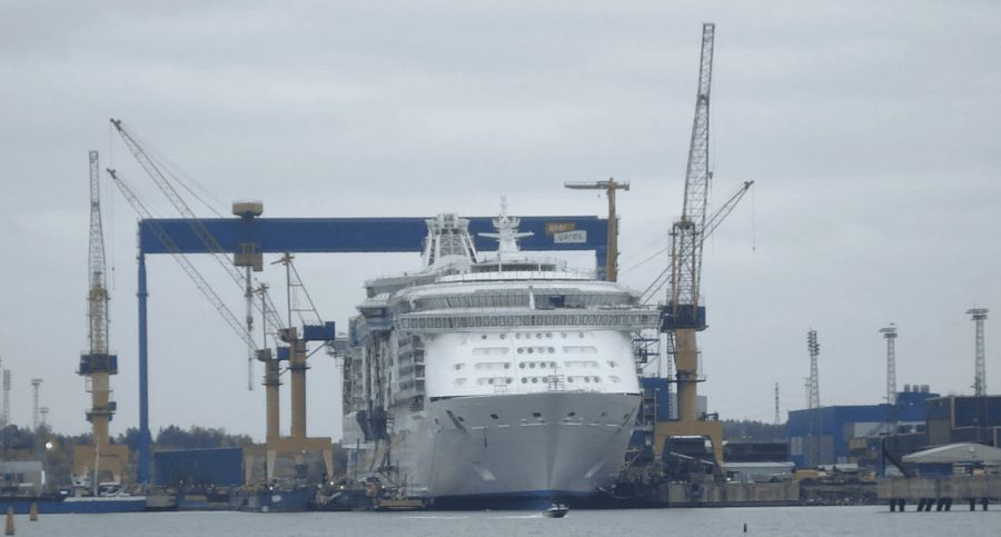 Круизный лайнер Adventure of the Seas